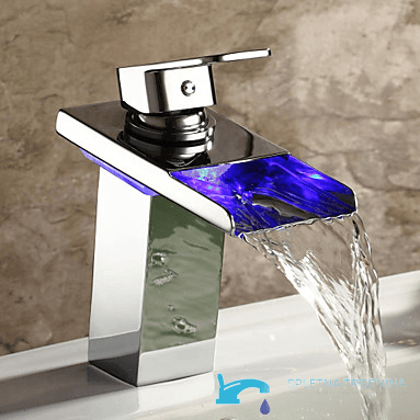 Rubinetto per lavabo EYN-MF97 con LED, bocca a cascata e finiture in cromo e argento