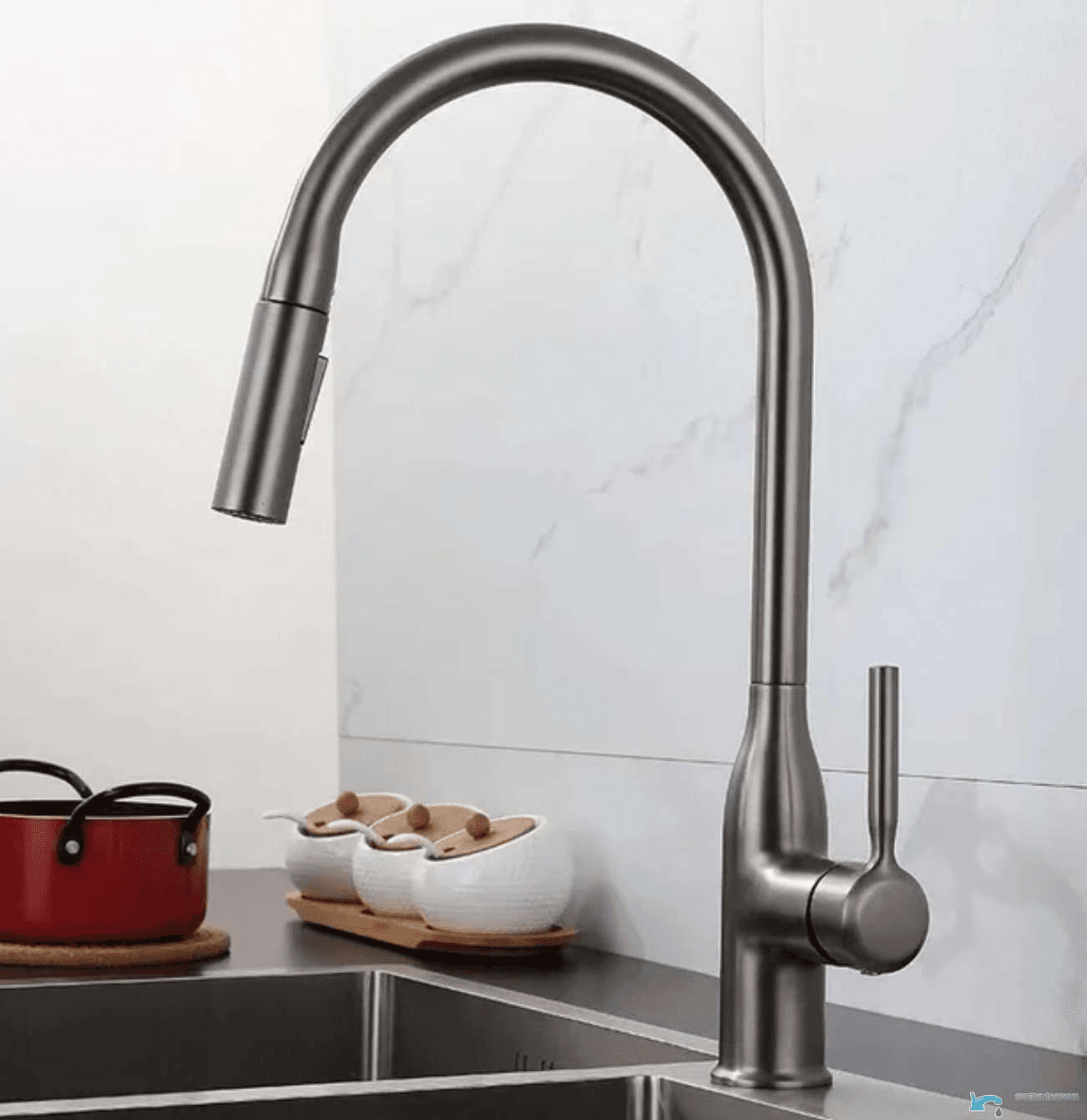 Rubinetto da cucina EYN KS15174 da piano con doccetta estraibile multigetto, bocca girevole e più finiture