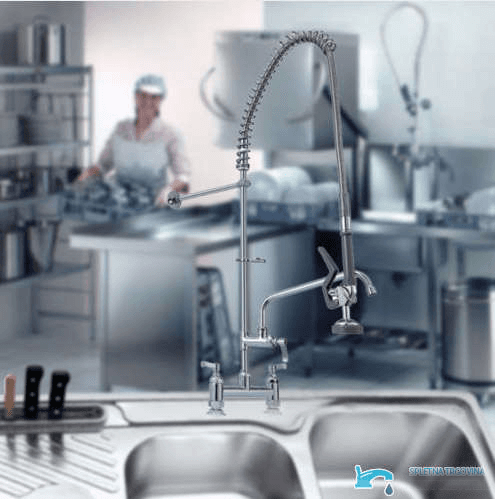 Rubinetto professionale da cucina EYN NK8700 con doccetta estraibile e bocca girevole, in più finiture