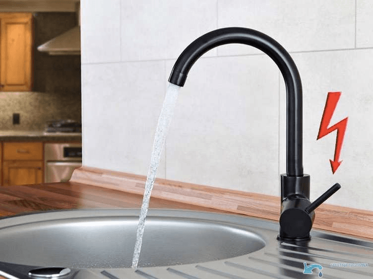 Miscelatore da cucina a bassa pressione EYN NT1255 nero opaco con bocca girevole a 360°