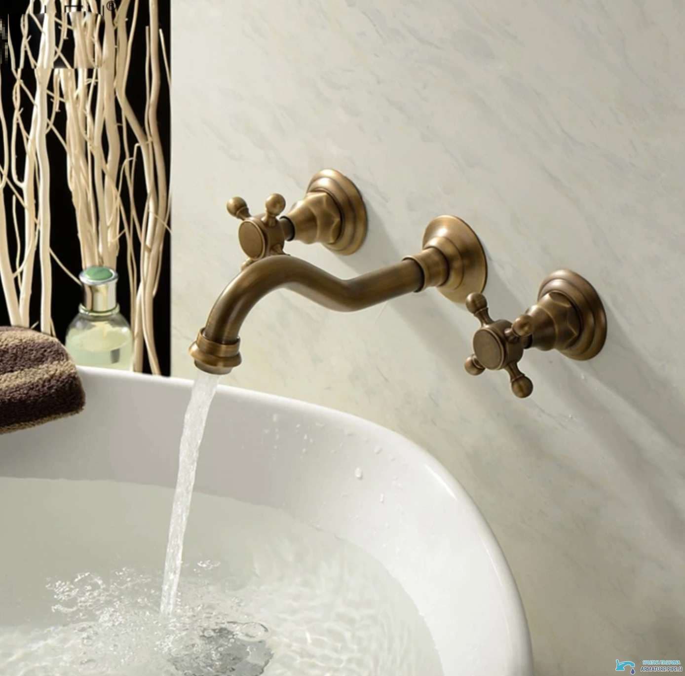 Rubinetto bagno a parete AQ0732 in ottone anticato con bocca curva