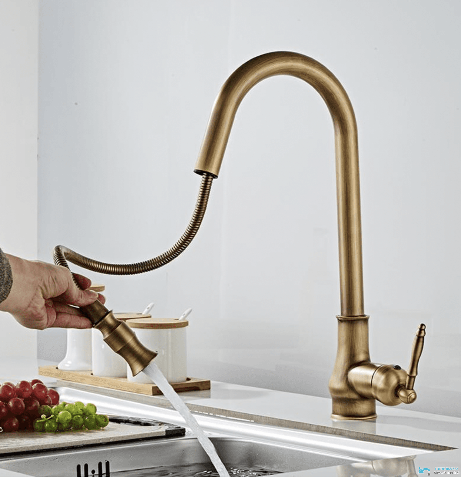 Rubinetto da cucina antico EYN AQ1343 con finitura in ottone anticato