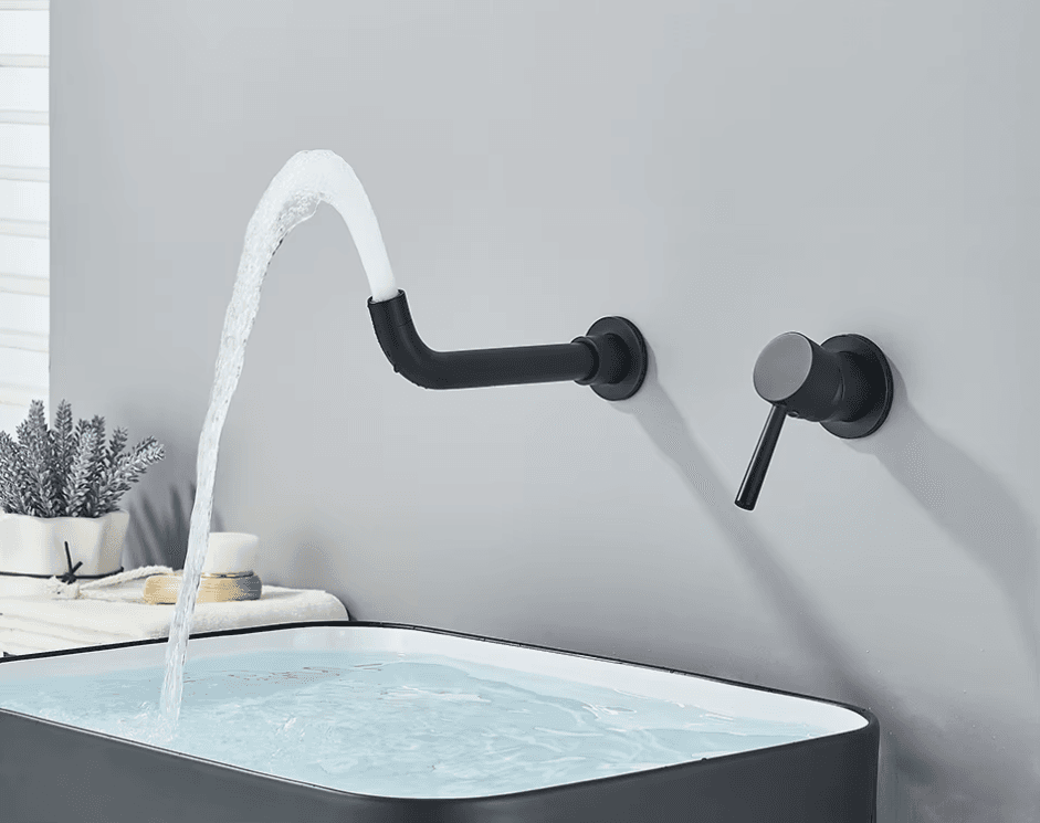 Miscelatore lavabo da incasso ATP1808 in uso con bocca ruotata verso l'alto