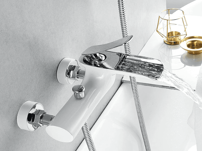 Rubinetto di lusso ELITE EDITION BBT1303 bianco e cromato sul bordo vasca
