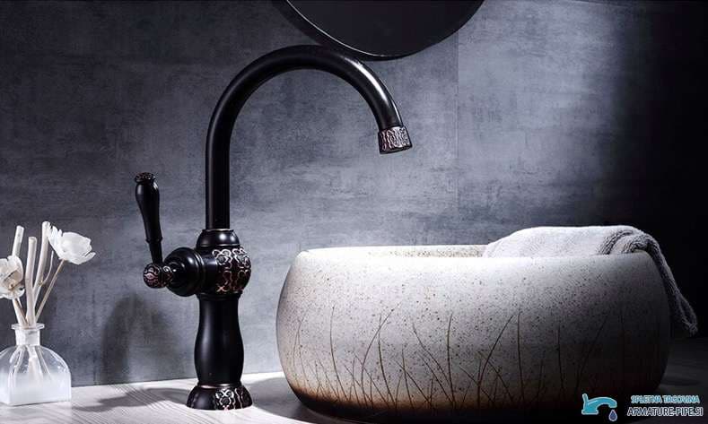 Rubinetto nero opaco BK3242 per lavabo da appoggio