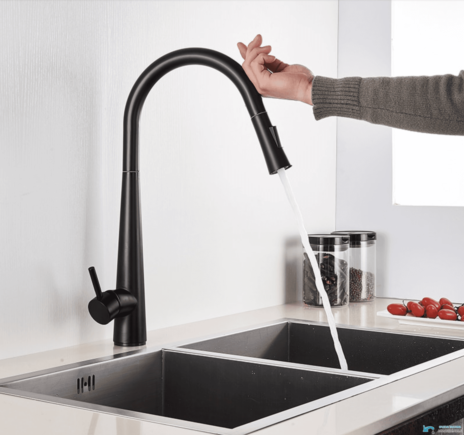 Rubinetto da cucina EYN BS16111 con sensore tattile e doccetta estraibile, bianco opaco, nero opaco o nero con dettagli color argento BS16111 — 1