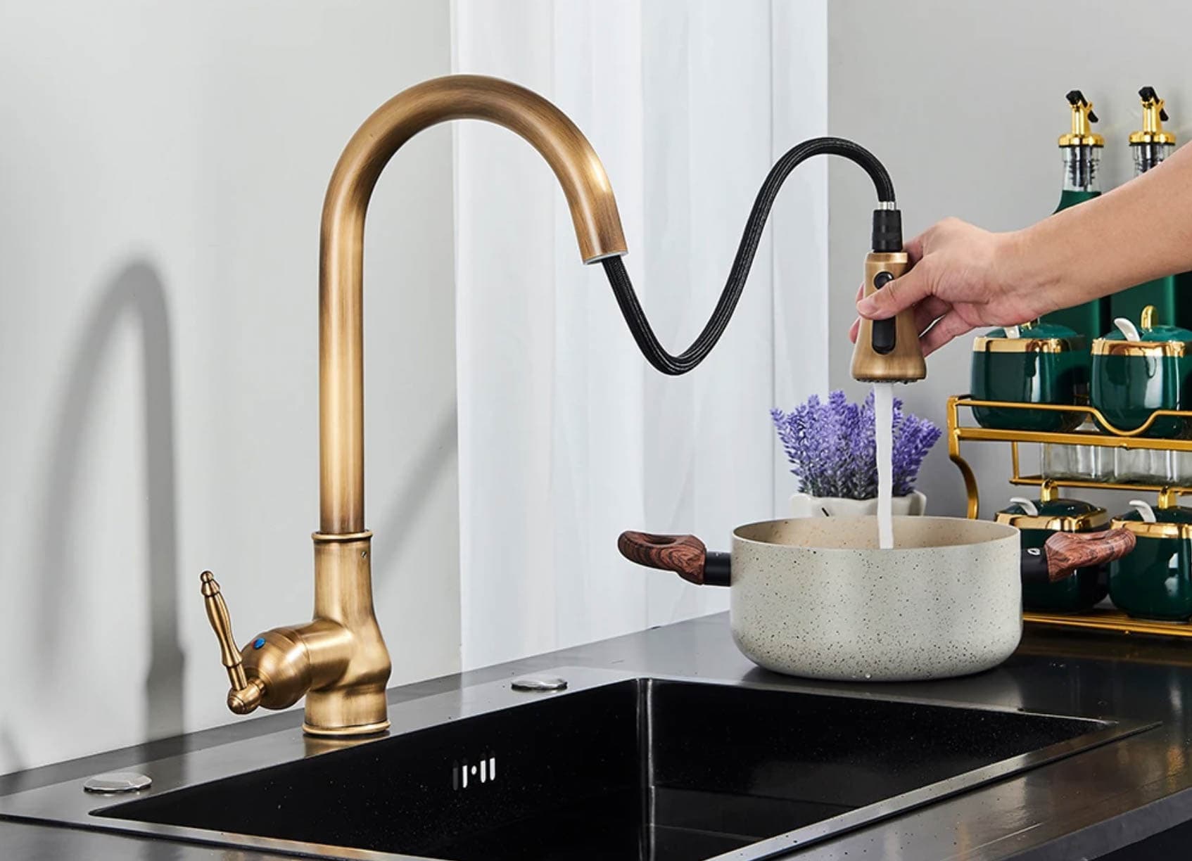 Rubinetto da cucina estraibile KS1448 in ottone anticato spazzolato