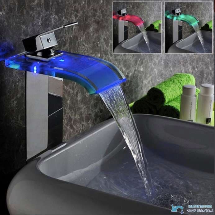 Rubinetto bagno EYN x013 woo-986 in cromo lucido con bocca a cascata illuminata in blu