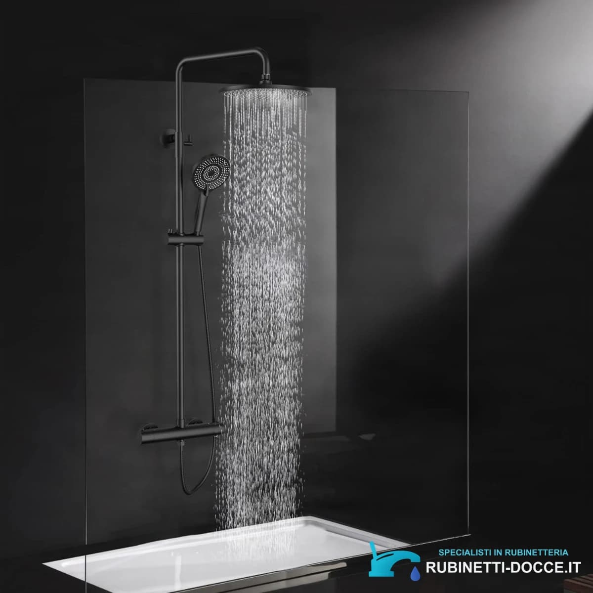Sistema doccia Rainsworth ELITE EDITION BSE1603 in uso: doccia scura con soffione a pioggia