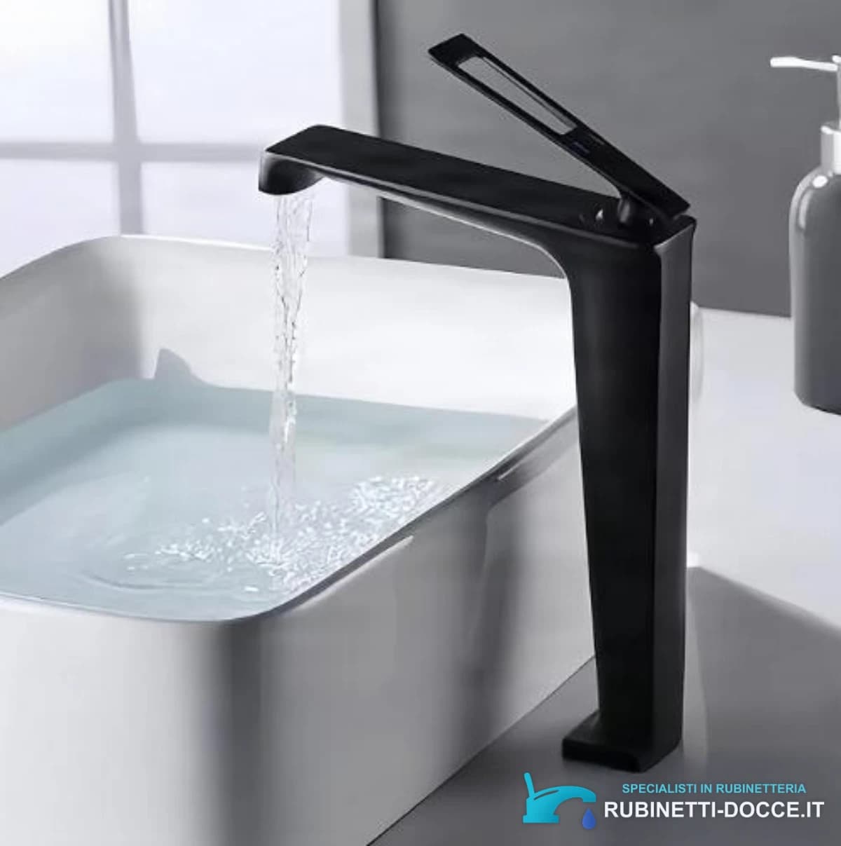 Rubinetto per lavabo ELITE EDITION BBS1257 in ottone con bocca a cascata, disponibile in più finiture